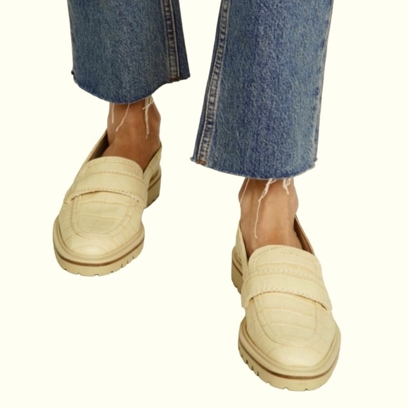 SCHUTZ Shoes - Schutz Kristine Crocodile Cream Leather Lug Sole Platform Loafers Womens 8.5